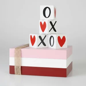 Houten Valentijnsdecoratie XOXO Boek Stapel Hartjes