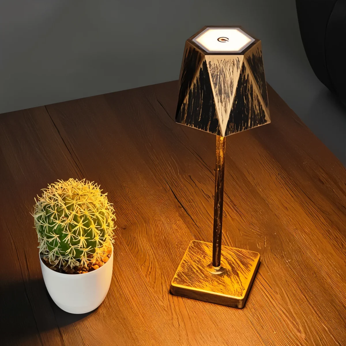 PolyLamp - Draagbare Zeshoekige LED-Tafel Lamp - Waterdicht en Oplaadbaar - Image 3