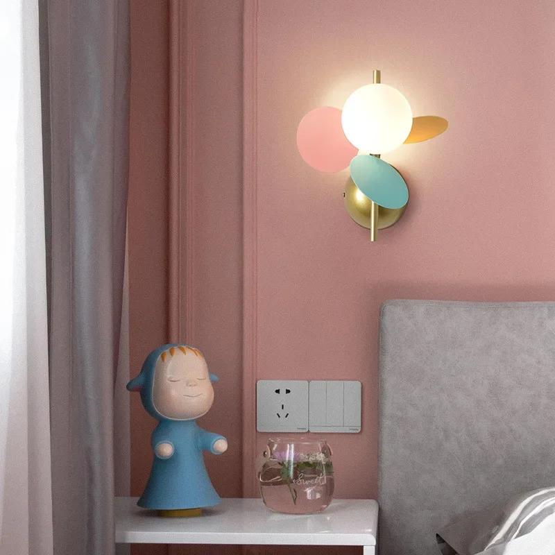 MacronLicht - Kleurrijke LED Acryl Sconce - Image 3