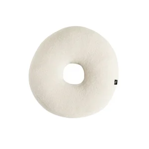 Raly Kussen: Limited Edition Kussen met Minimalistische Stijl
