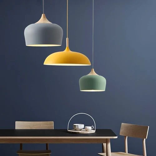 Hanglampen van Metaal en Hout in Zachte Pasteltinten - Image 3